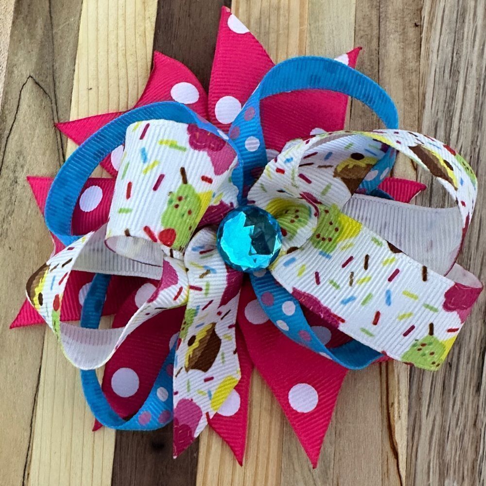 Cupcake birthday bow with turquoise bead